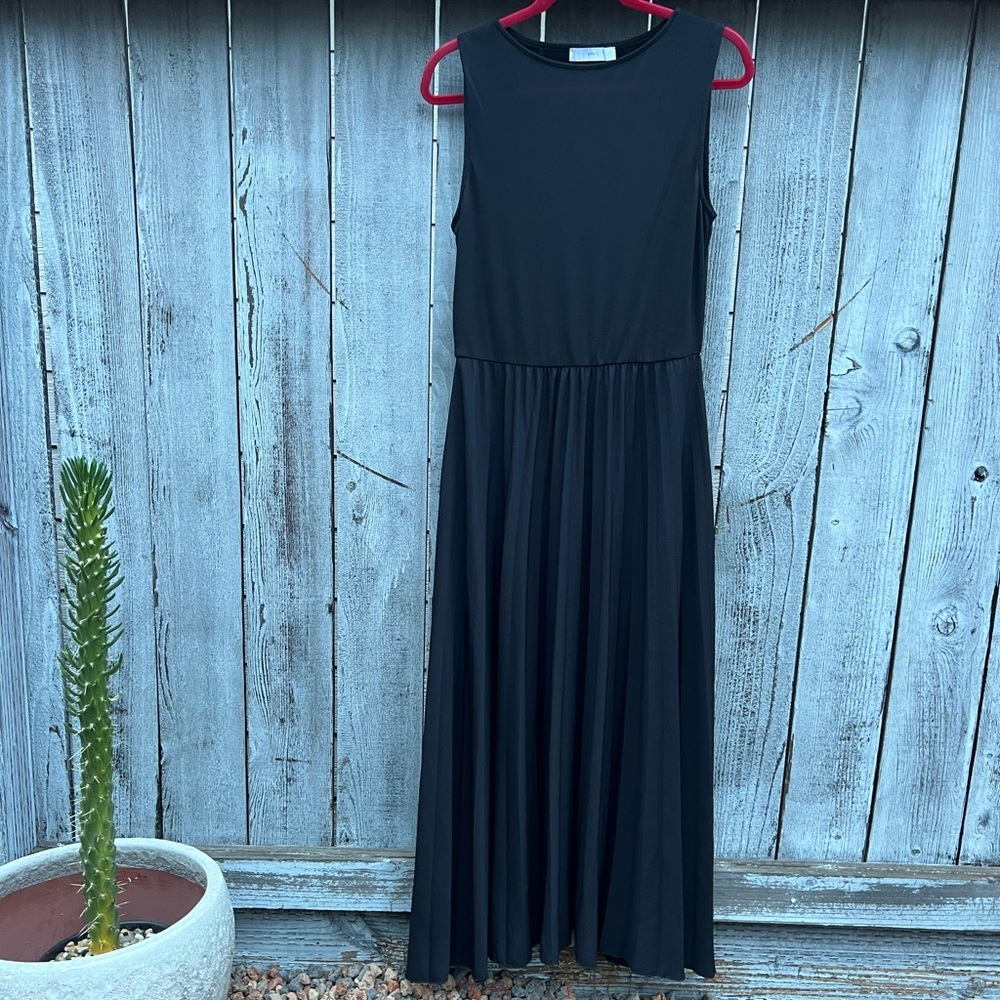 MANGO Black Maxi Dress Pleated SZ 8 - Picture 3 of 16